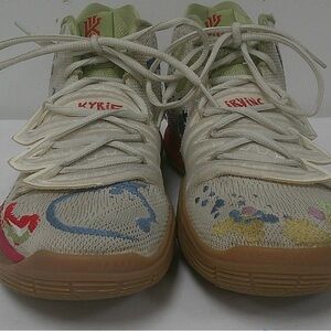 Nike
Mens Bandulu X Kyrie 5